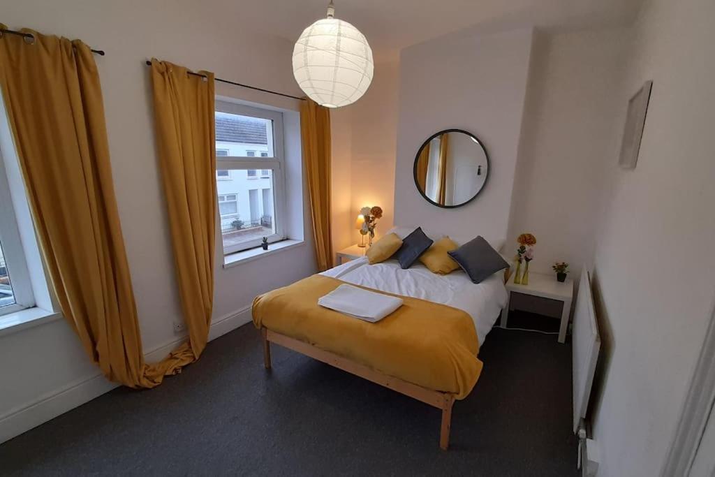 Spacious 4 Bedroom, Free Netflix, Central Location Cardiff Esterno foto