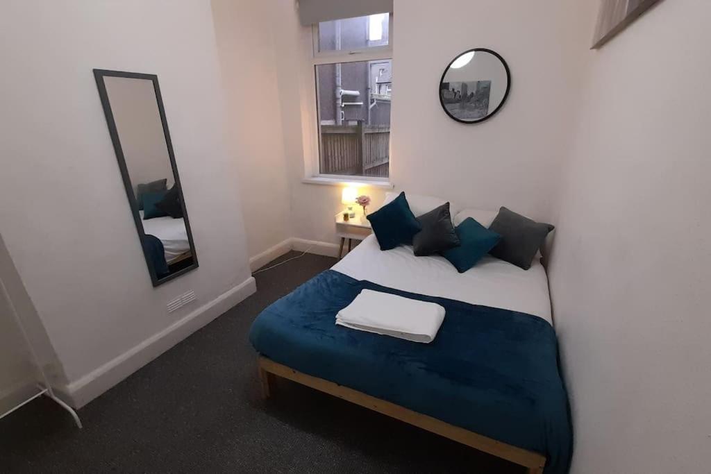 Spacious 4 Bedroom, Free Netflix, Central Location Cardiff Esterno foto