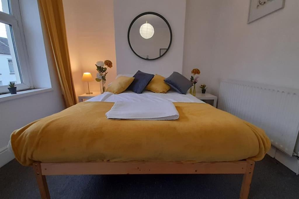 Spacious 4 Bedroom, Free Netflix, Central Location Cardiff Esterno foto